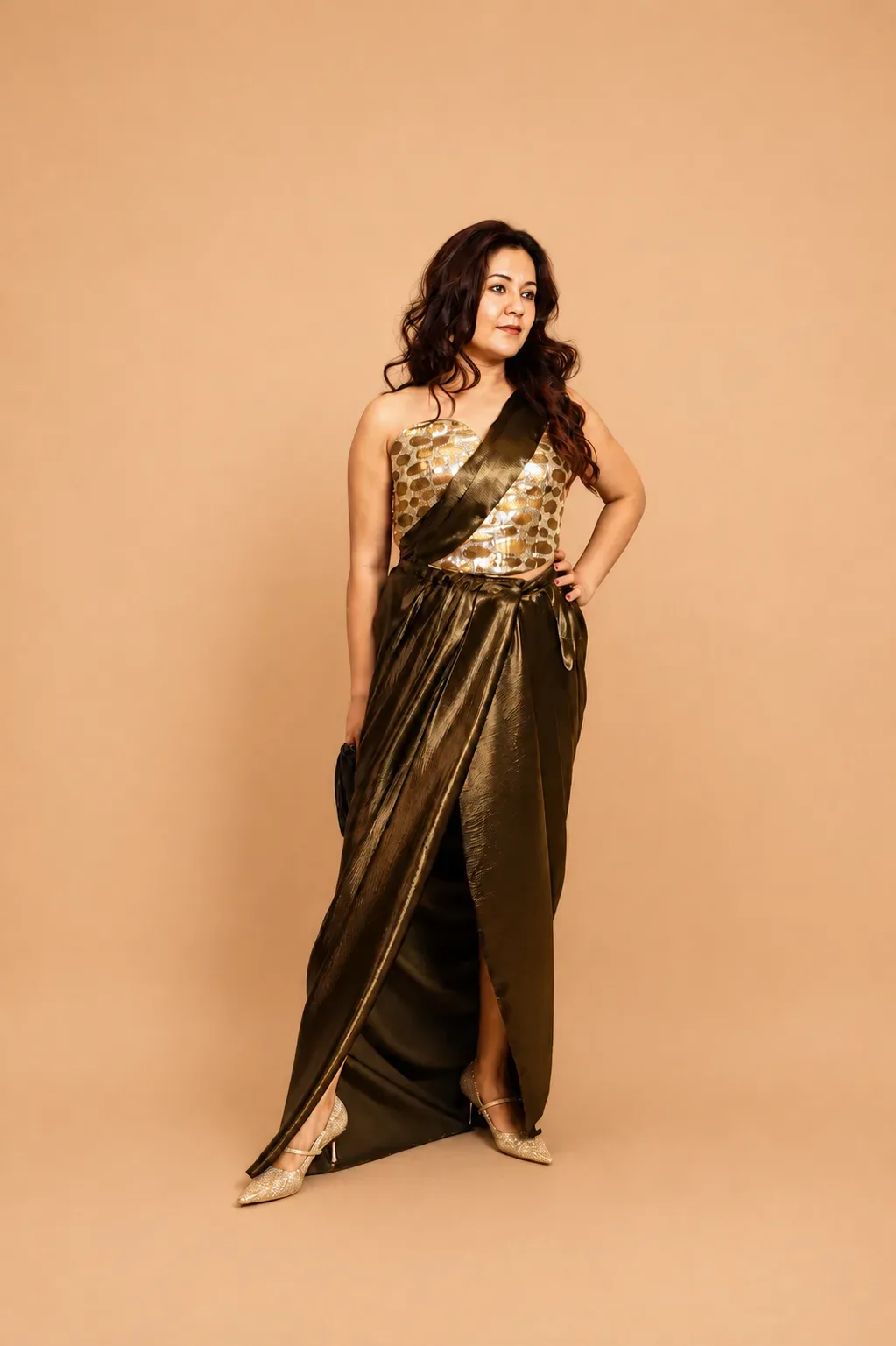 Golden Drape with Elegance
