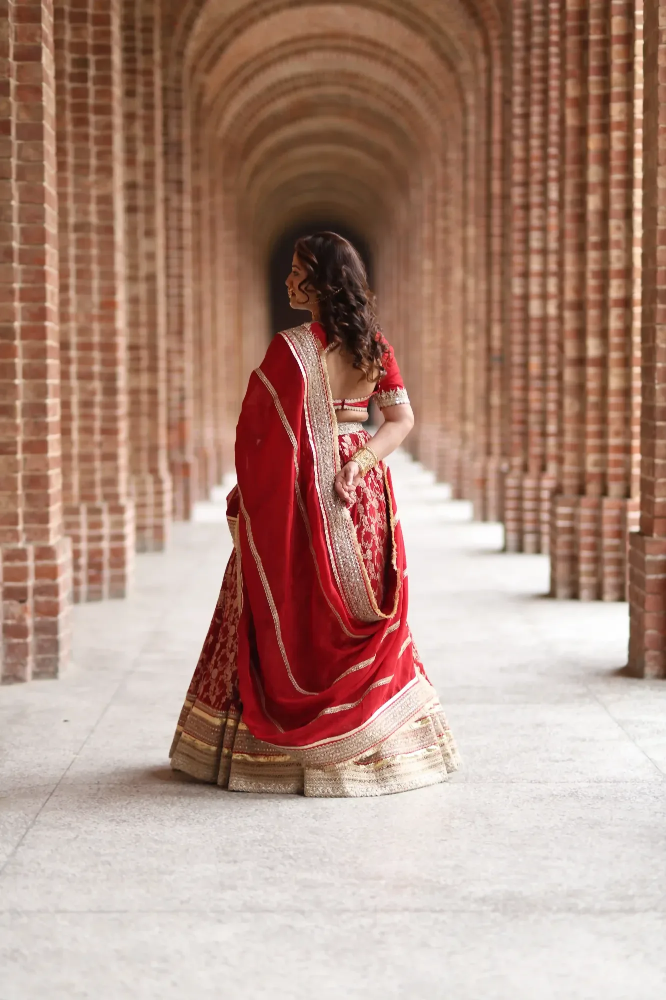 Red Majestic Twirl of 32 Kali — view 2