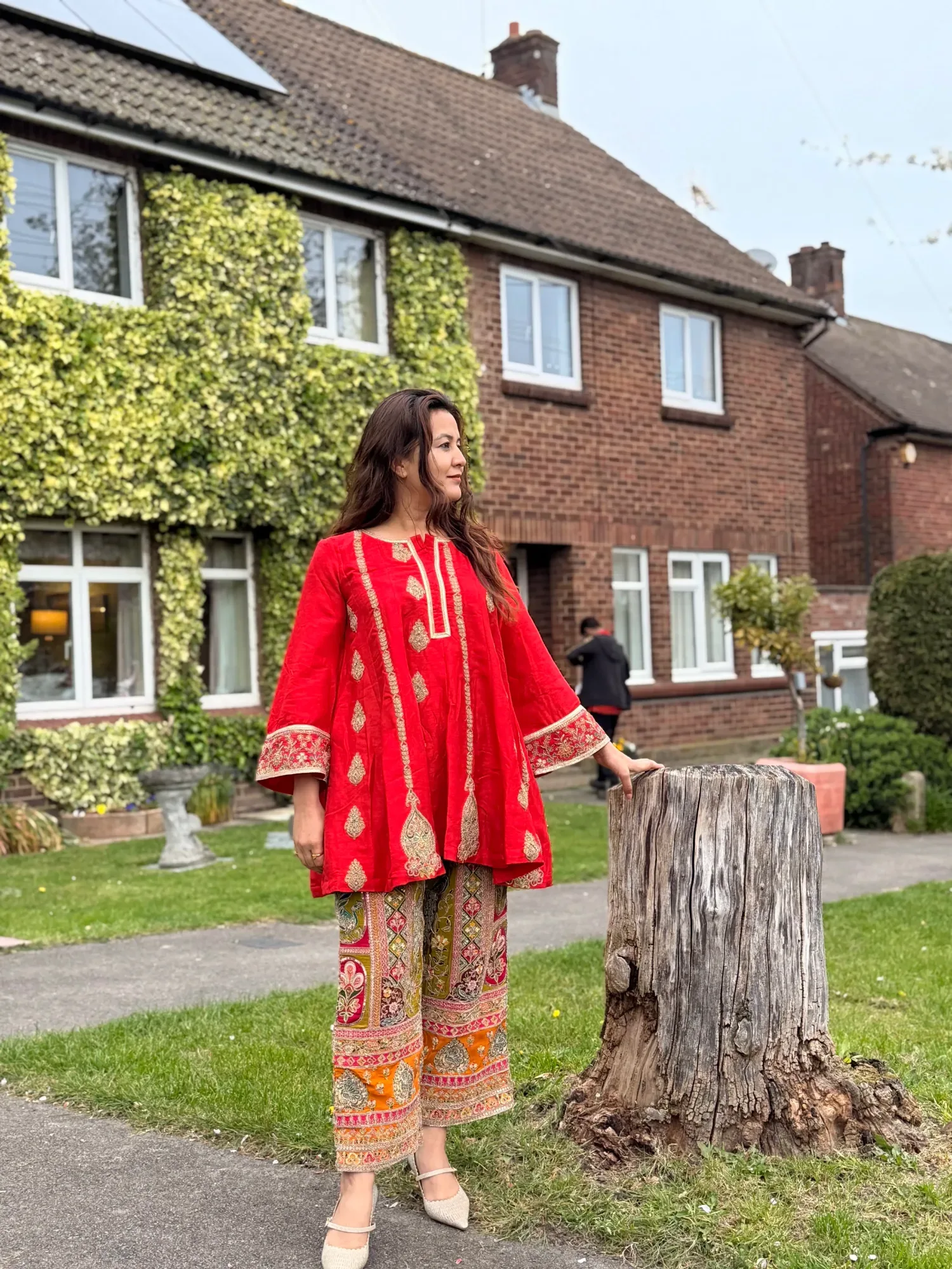 Ruby Royal Embroidered Kurta Set — view 8
